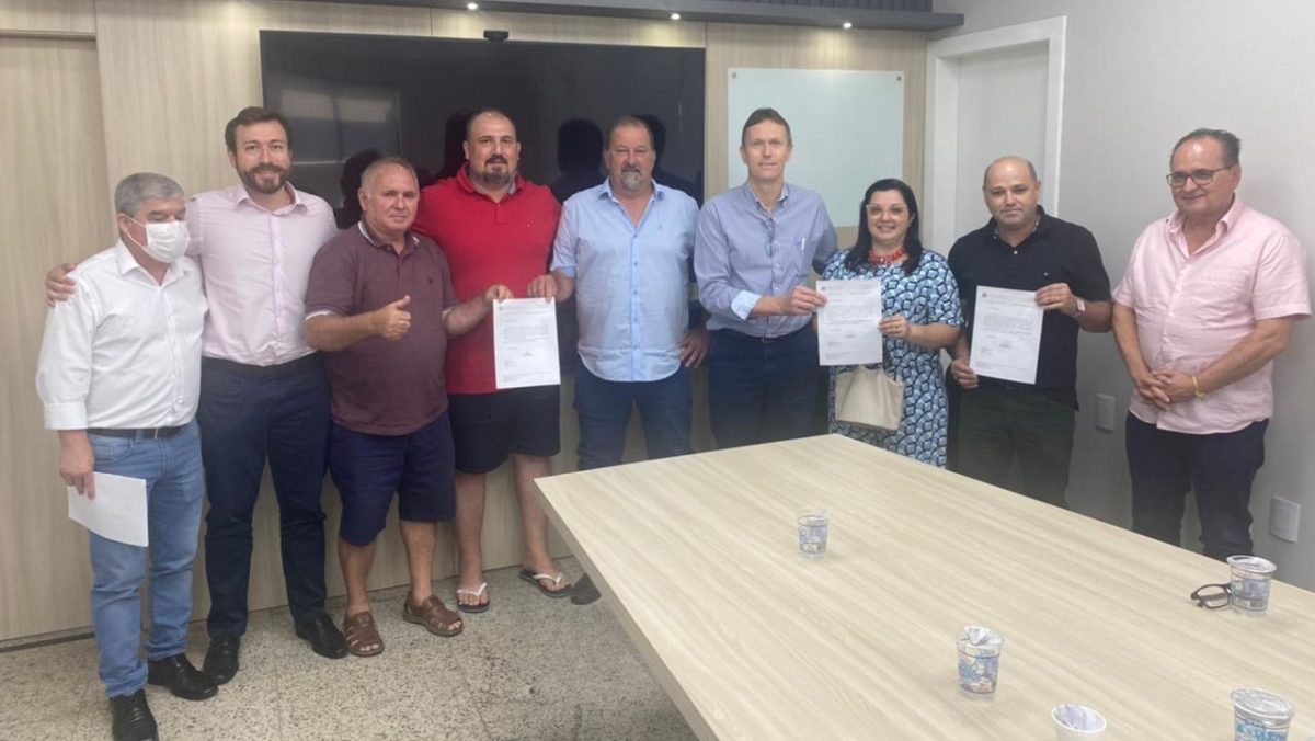 Deputado Volnei Weber entrega recursos para Morro da Fumaça