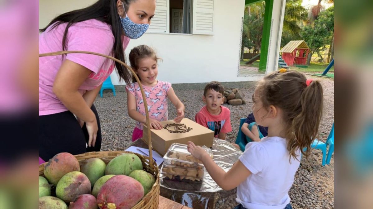 Horta, Culinária e Educação Financeira presentes na 2ª Feira Orgânica do Centro de Educação Infantil Sons do Verde