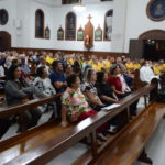 Com igreja lotada, fiéis recebem Padre Zezinho em Morro da Fumaça (FOTOS)