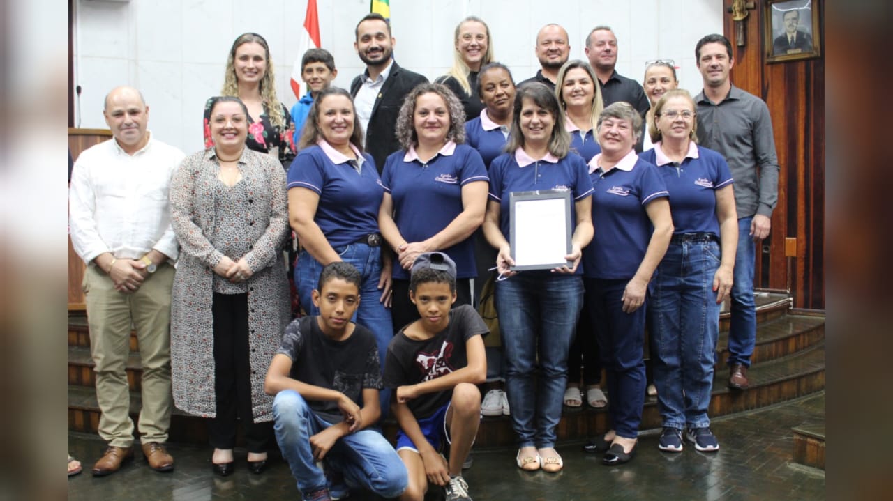 Escola Profissional Idalina Machado de Freitas recebe homenagem na Câmara de Morro da Fumaça