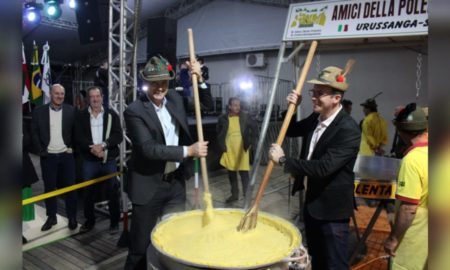 Maggiofest é aberta oficialmente com tombo da polenta em Morro da Fumaça