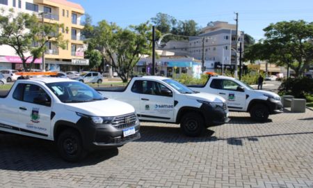 Governo de Morro da Fumaça entrega novos veículos ao Samae, Demutran e Secretaria de Infraestrutura