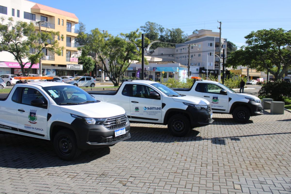 Governo de Morro da Fumaça entrega novos veículos ao Samae, Demutran e Secretaria de Infraestrutura