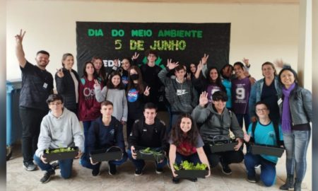 Em parceria com a Escola S, alunos de Morro da Fumaça aprendem sobre o cultivo de hortas