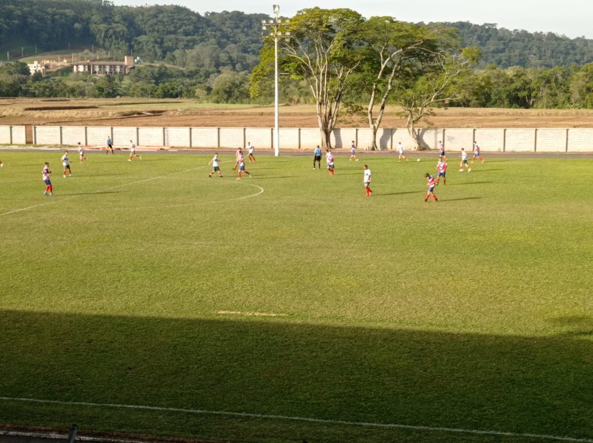 Sub-17 do Rui Barbosa conquista mais uma vitória na LUD