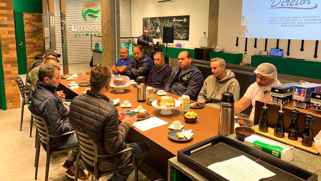 Para integrar colaboradores, Fumacense Alimentos realiza “Café com o Diretor”