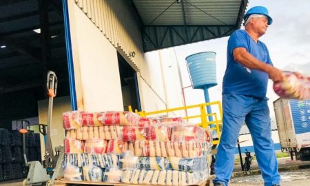 Fumacense Alimentos doa meia tonelada de arroz para afetados pelas chuvas em Pernambuco
