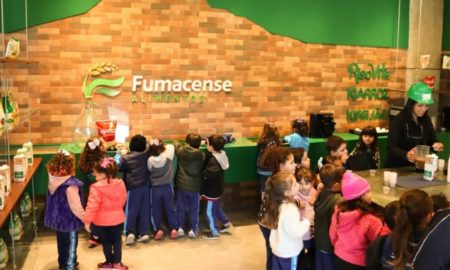 Quase 600 alunos de Morro da Fumaça aprendem no museu da Fumacense Alimentos