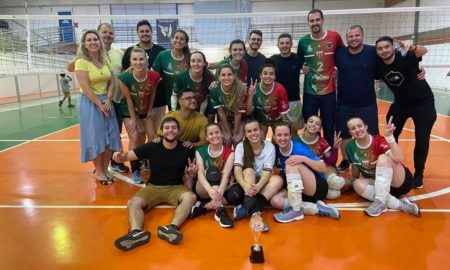 Vôlei feminino Alpha/Rui Barbosa vence quadrangular em Cocal do Sul