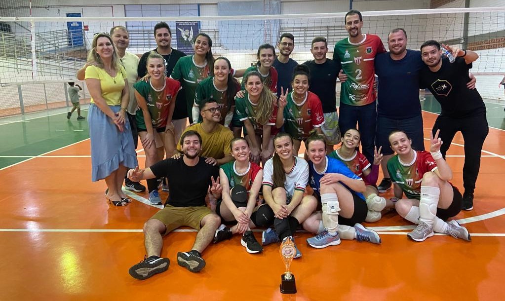 Vôlei feminino Alpha/Rui Barbosa vence quadrangular em Cocal do Sul