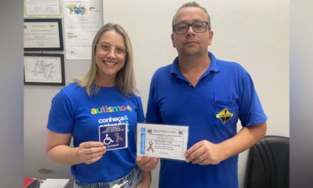 Primeira carteirinha de identificação para autismo é entregue em Morro da Fumaça