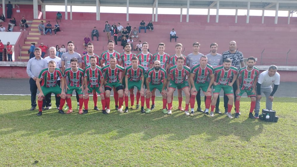 Sub-18 do Rui Barbosa vence e time principal é goleado no Regional da Larm