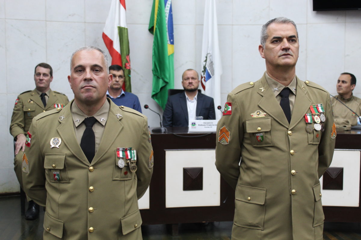 Solenidade na Câmara Municipal marca troca de Comando da PM em Morro da Fumaça