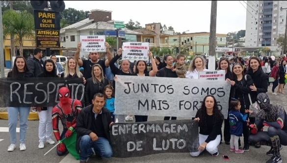 Saúde de Morro da Fumaça protesta contra suspensão do Piso Salarial da Enfermagem