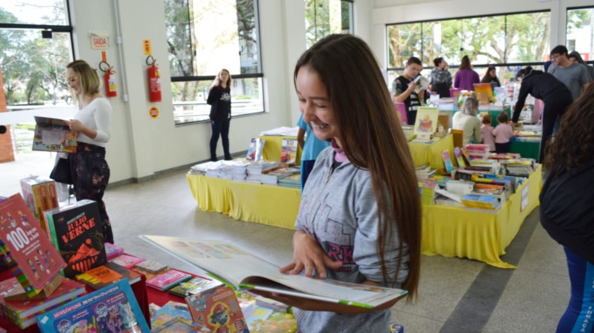 Morro da Fumaça promove VII Feira do Livro e Cultural