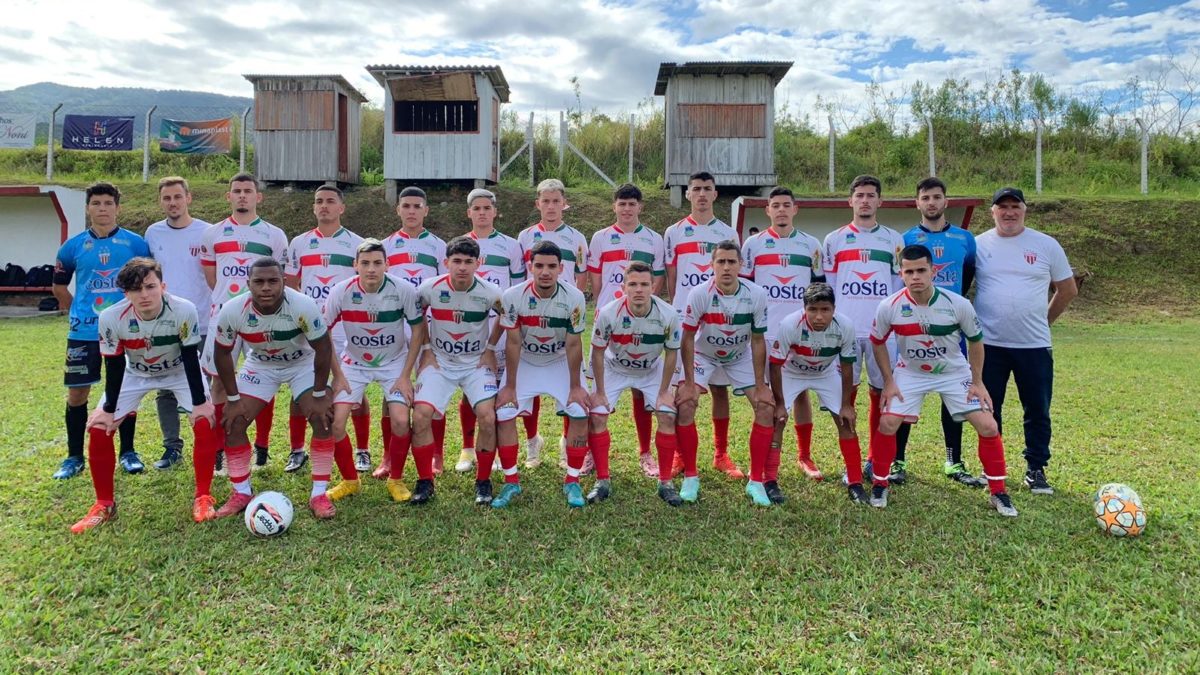 Sub-17 do Rui Barbosa na final do Campeonato Regional da LUD