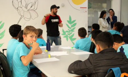 Estudantes de Morro da Fumaça participam de oficinas e contações de histórias na Biblioteca Central Professor Eurico Back