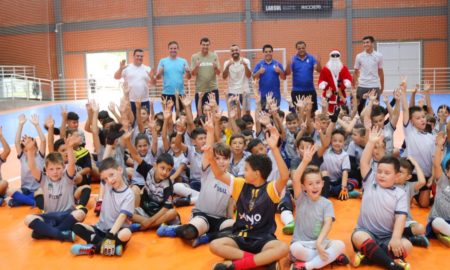 Com a presença de Moisés Vieira, escolinhas de futsal de Morro da Fumaça encerram ano