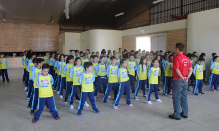 Estudantes de Morro da Fumaça recebem certificação do Projeto Golfinho