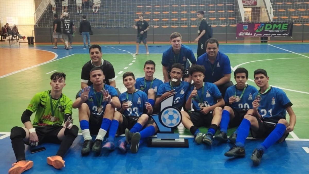 Morro da Fumaça conquista título no futsal sub-14 e sub-16