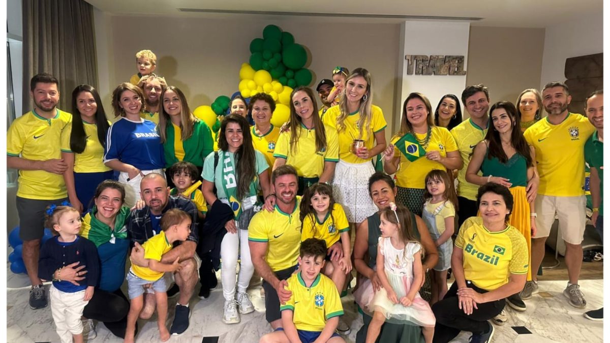 Fumacense em festa com brasileiros no Qatar pelo início da Copa do Mundo