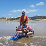 Projeto Praia Acessível leva alunos da Apae de Morro da Fumaça à praia