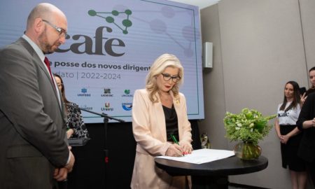 Noite prestigiada marca posse da nova presidência da Acafe