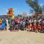 Projeto Praia Acessível leva alunos da Apae de Morro da Fumaça à praia