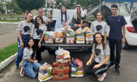 Grupo Seguidores de Cristo entrega cestas básicas em Morro da Fumaça