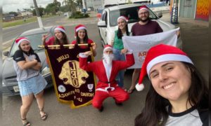 LEO Clube promove campanha de distribuição de doces e balas em bairros