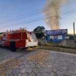 Bombeiros de Morro da Fumaça controlam fogo no Bairro Esperança