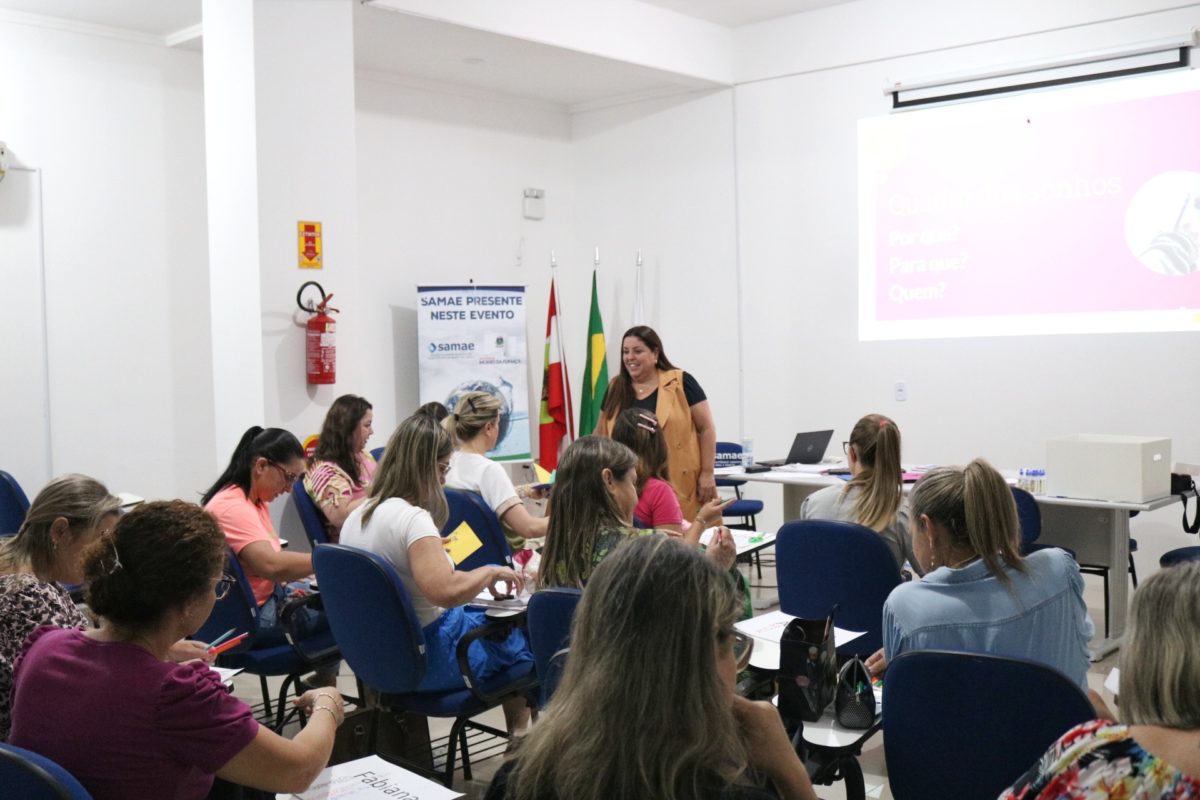 Educação capacita gestores da Rede Municipal de Ensino