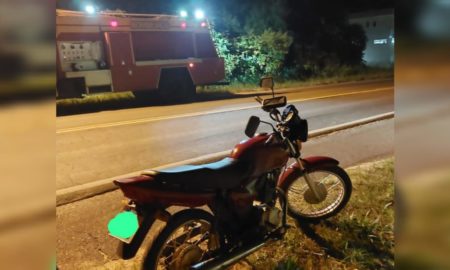 Acidente deixa motociclista ferido no Bairro Barracão