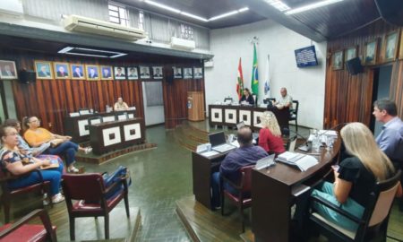 Vereadores se manifestam contra fechamento do Laboratório Municipal