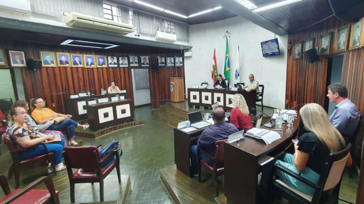 Vereadores se manifestam contra fechamento do Laboratório Municipal