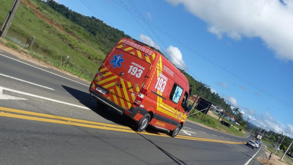 Bombeiros de Morro da Fumaça atendem colisão na Genésio Mazon