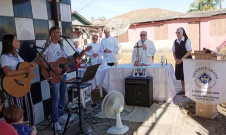 Missa celebra despedida da imagem de Madre Tereza de Jesus da casa de Bigode