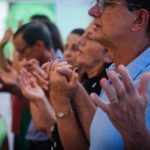Igreja Santíssima Trindade ganha mosaico e novo presbitério em Linha Cabral