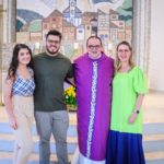 Igreja Santíssima Trindade ganha mosaico e novo presbitério em Linha Cabral