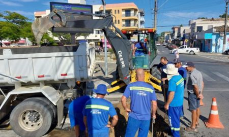 Vazamento na Rua XV de Novembro compromete abastecimento de água