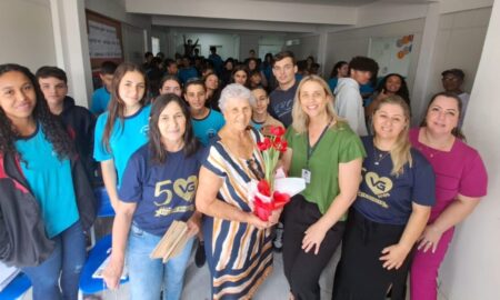 50 anos da Escola Vicente Guollo: primeira professora e diretora relembra início da unidade para os atuais alunos