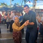 Baile da Terceira Idade reúne grupo de idosos de sete cidades diferentes na Maggiofest