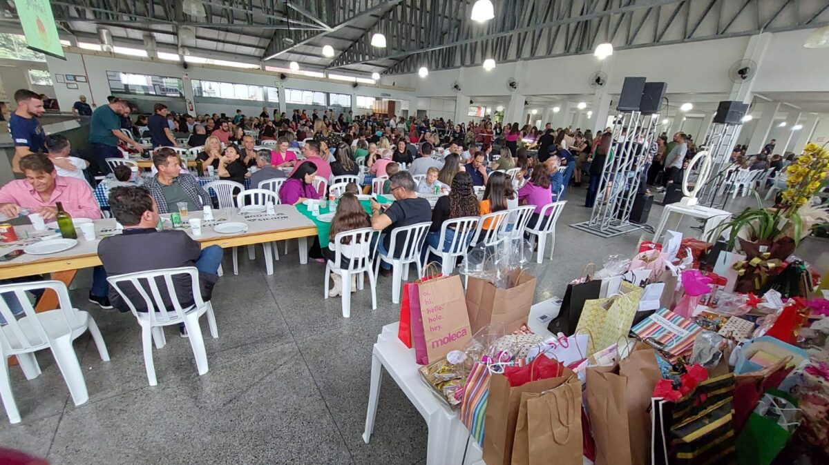 Festeiros de São Roque buscam brindes para sorteio em almoço na Maggiofest