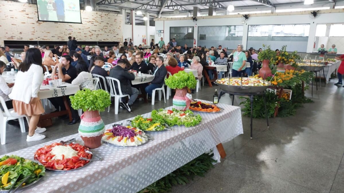 Paella beneficente da Associação Mãos do Bem é sucesso de público