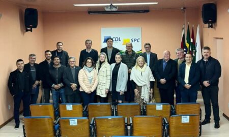 Morro da Fumaça presente na reunião distrital da CDL