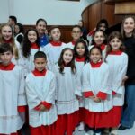 Igreja Matriz São Roque lotada para homenagem a Padre Carlos Weck