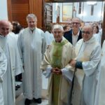 Igreja Matriz São Roque lotada para homenagem a Padre Carlos Weck