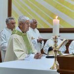 Igreja Matriz São Roque lotada para homenagem a Padre Carlos Weck