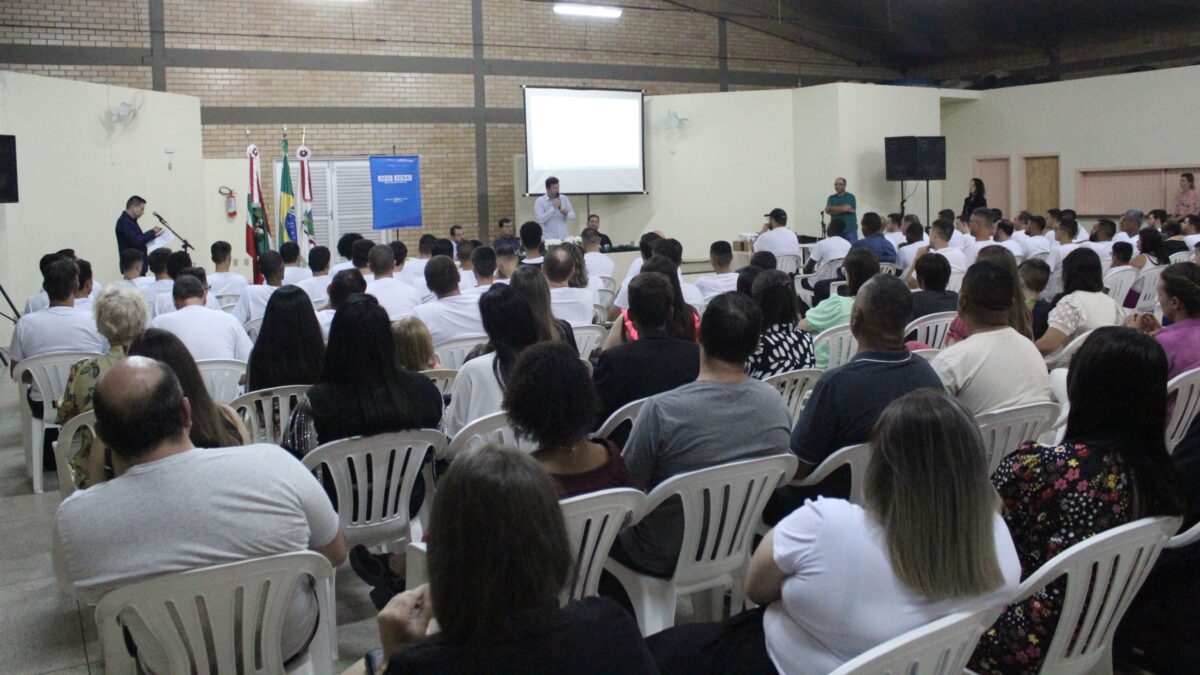 Alunos da Escola Móvel do SENAI de Morro da Fumaça recebem certificados nesta terça-feira