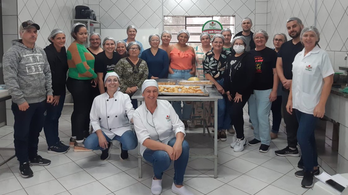 Morro da Fumaça capacita profissionais para produção de mais opções saudáveis de alimentação nas escolas municipais